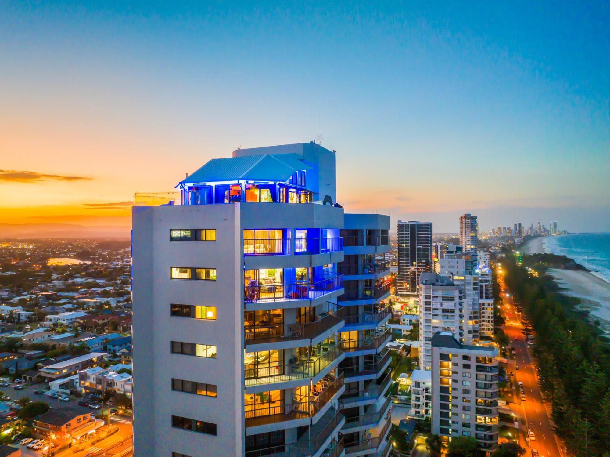 Burleigh Esplanade Apartments Guldkusten Exteriör bild